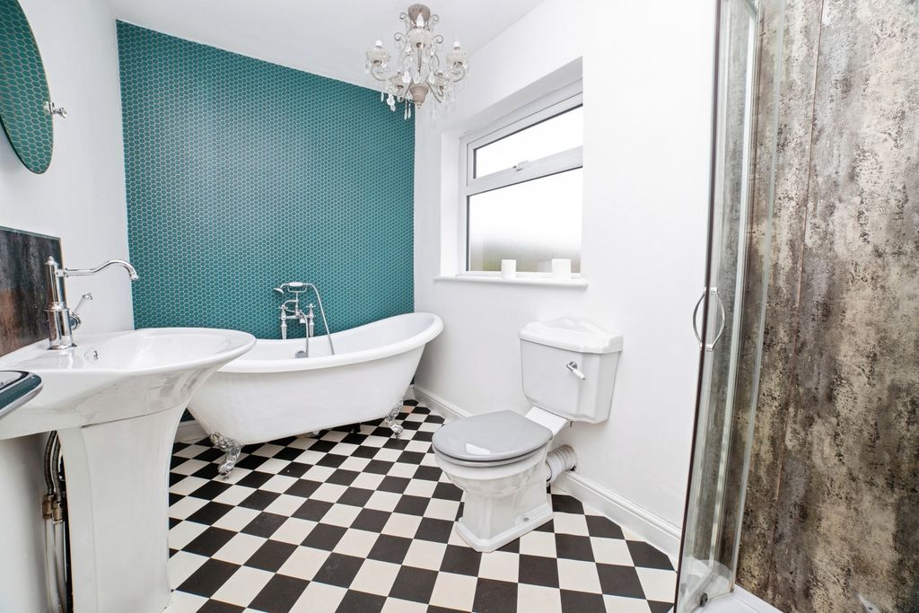 Property photo 3 of 17 Photo