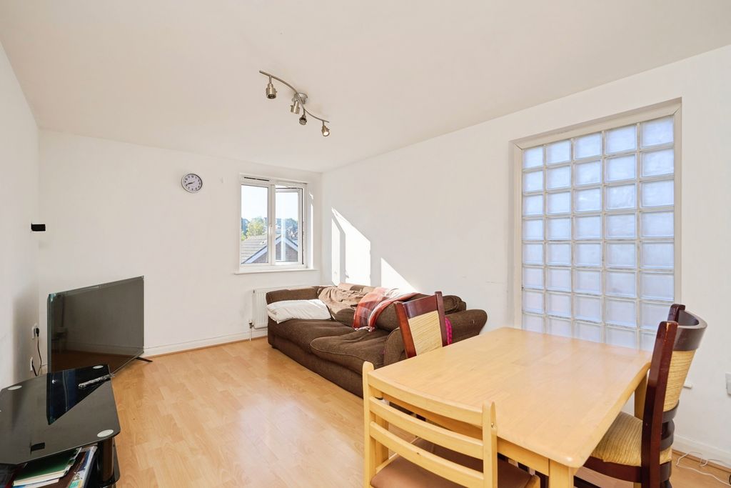 Property photo 2 of 12 Photo