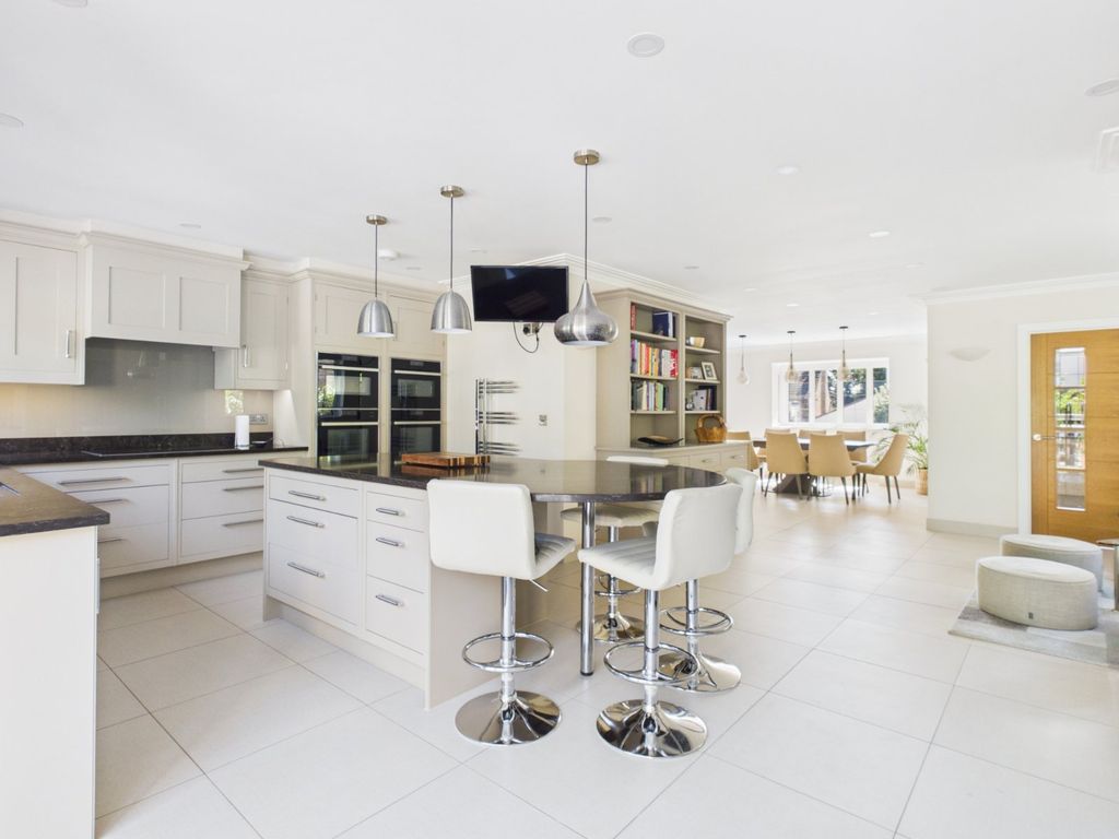Property photo 2 of 32 Kitchen
