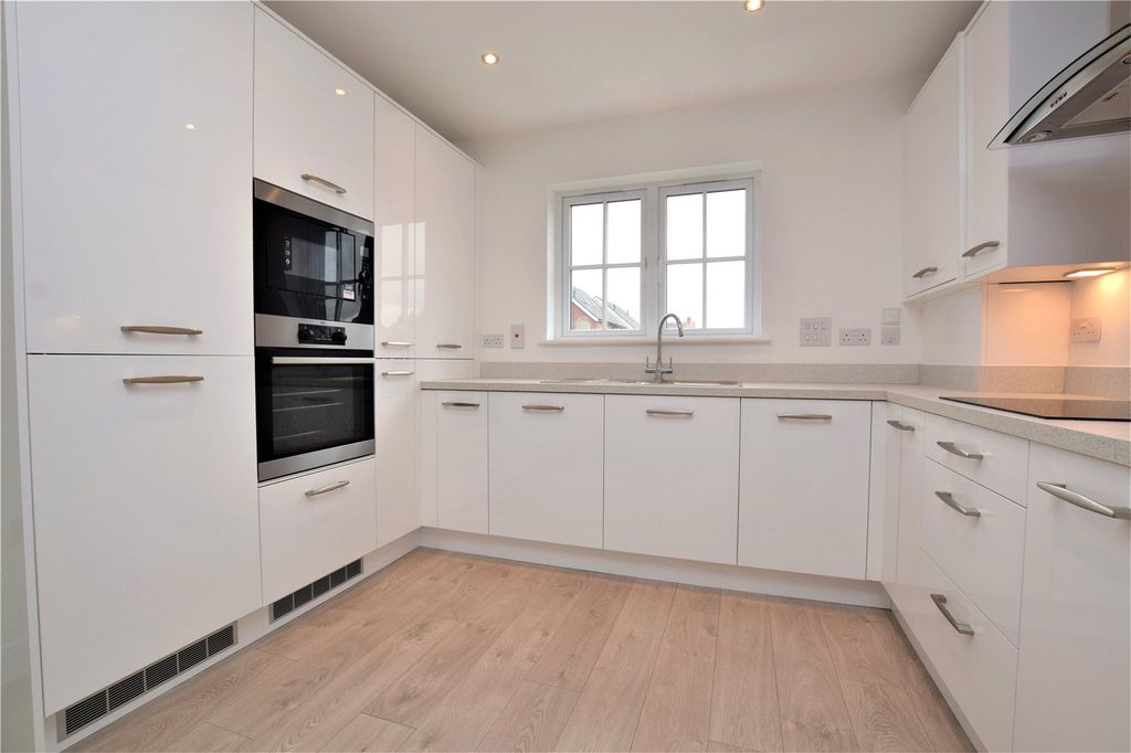 Property photo 2 of 9 2 - Image