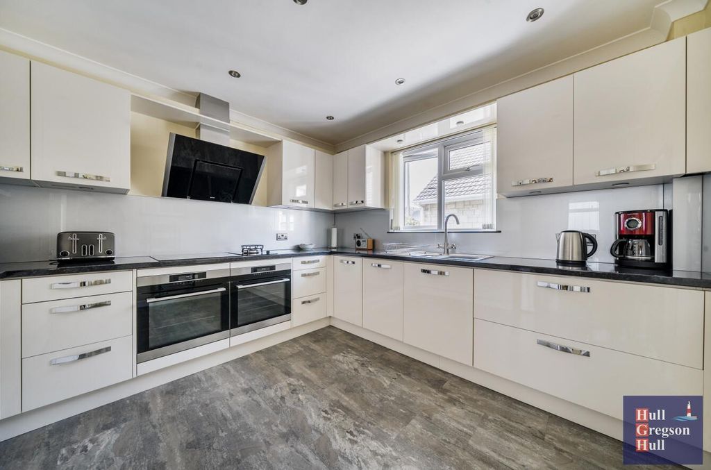 Property photo 3 of 19 41581Be1-F55B-4165-A662-c91F65dc64Ad.Jpg