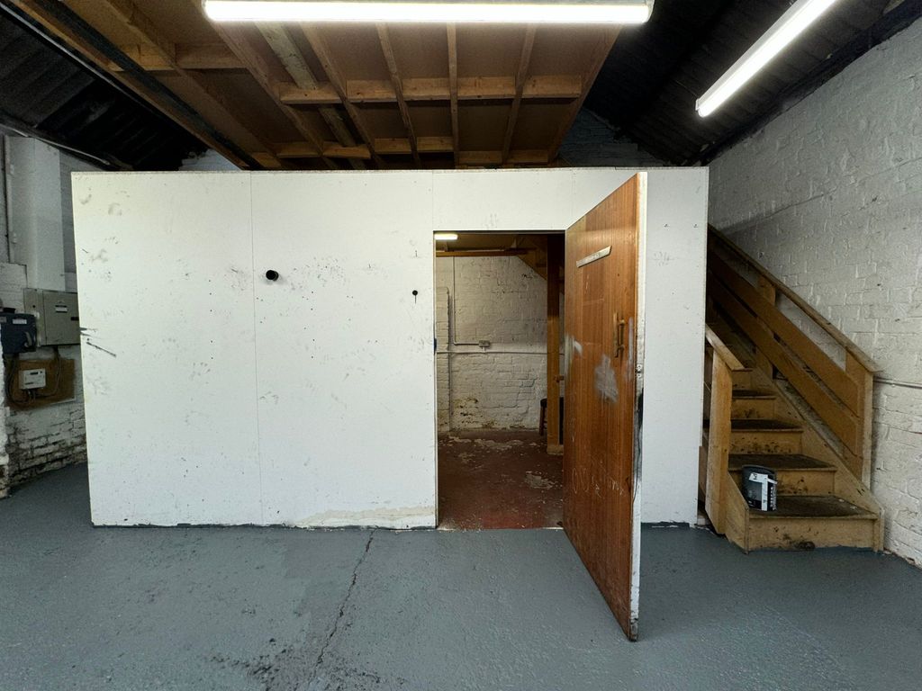 Property photo 3 of 4