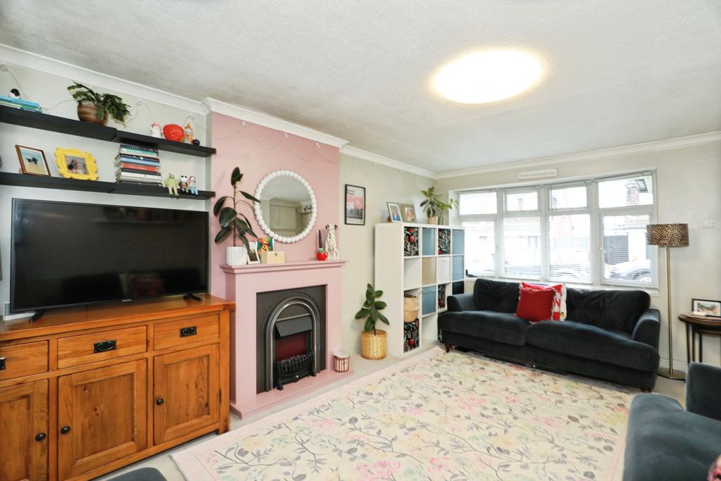 Property photo 3 of 15