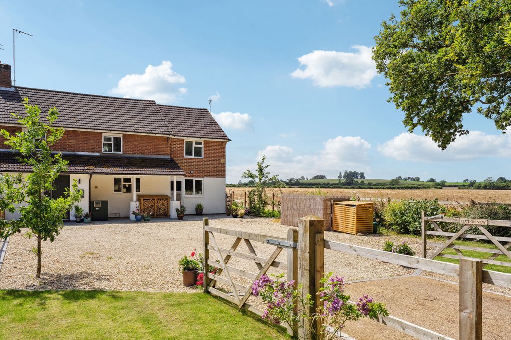 Property photo 1 of 33