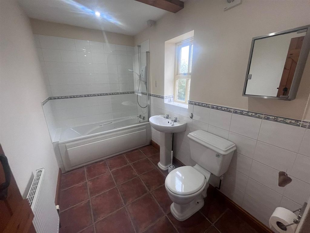 Property photo 3 of 10 Photo-2025-10-01-15-48-47.Jpg