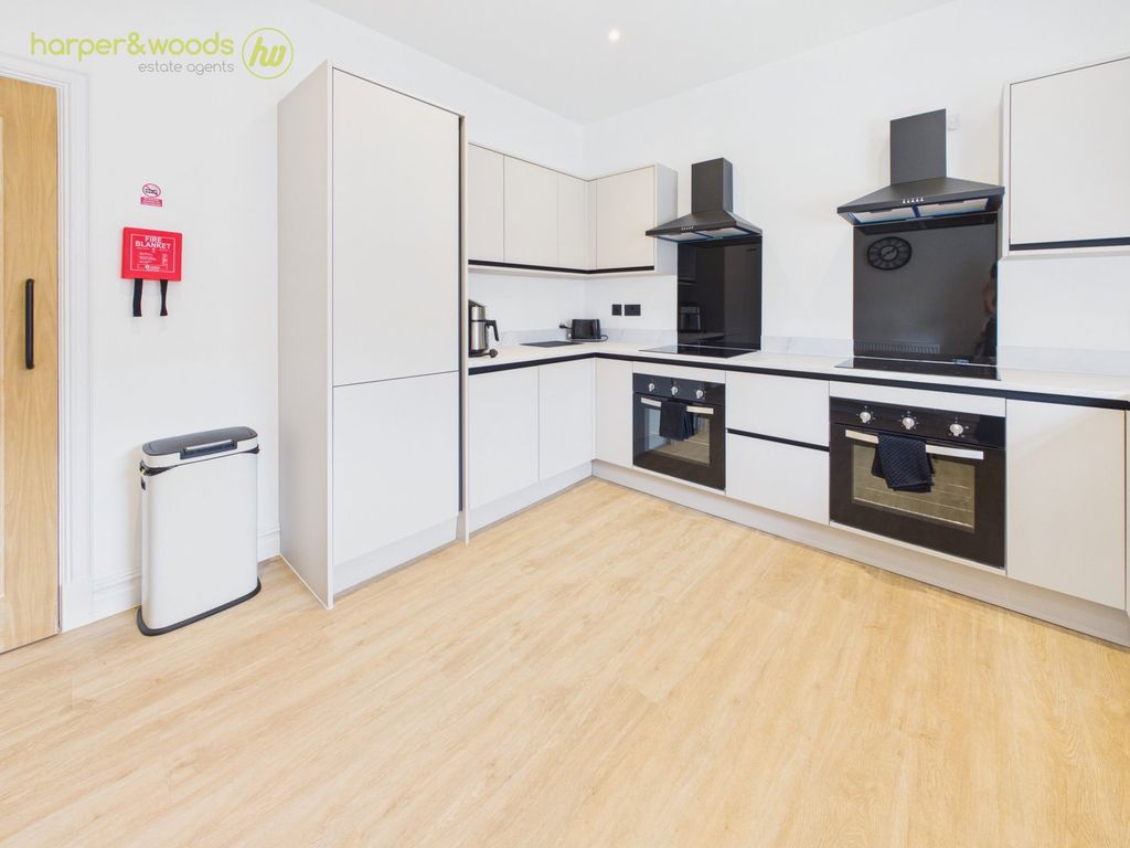Property photo 3 of 40
