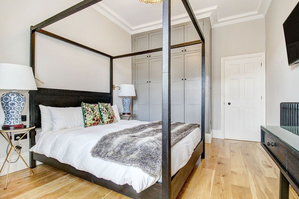 Additional image 20 of 4 bed block of flats for saleBridge Street Row East, Chester CH1
