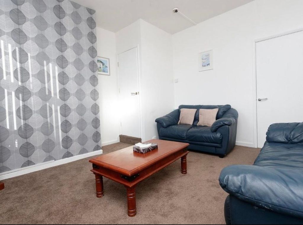 Property photo 2 of 9 Image