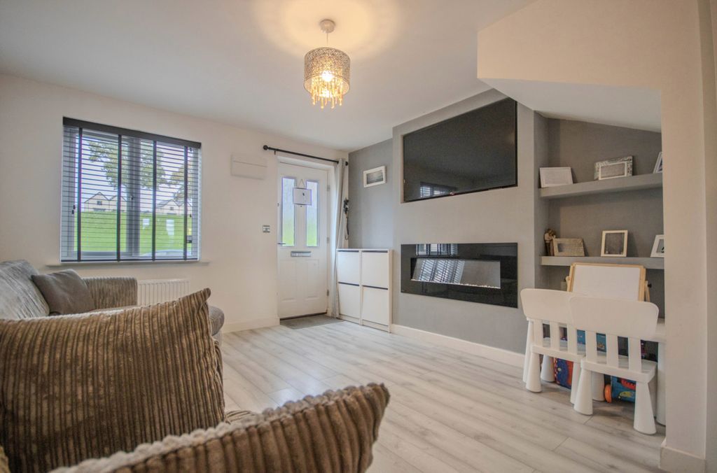 Property photo 3 of 22