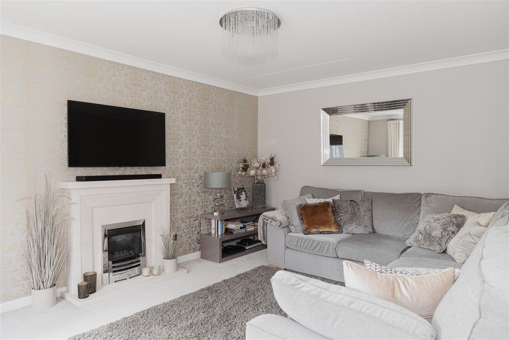 Property photo 3 of 27 17.Jpg