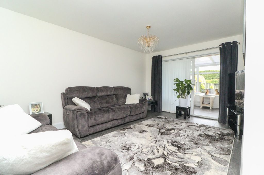 Property photo 2 of 13 Picture 2