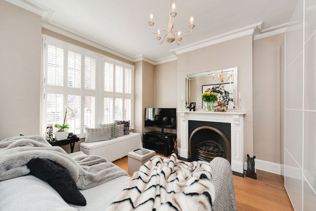 Property photo 2 of 6