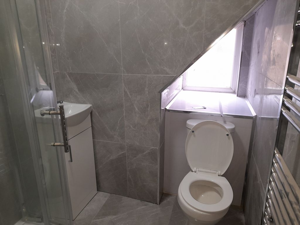 Property photo 2 of 13 Bathroom