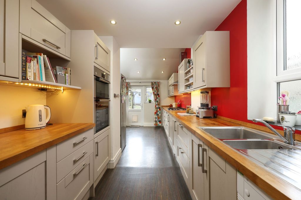 Property photo 3 of 19