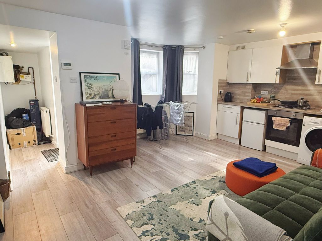 Property photo 1 of 10 Open Plan Living Room/Kitchen