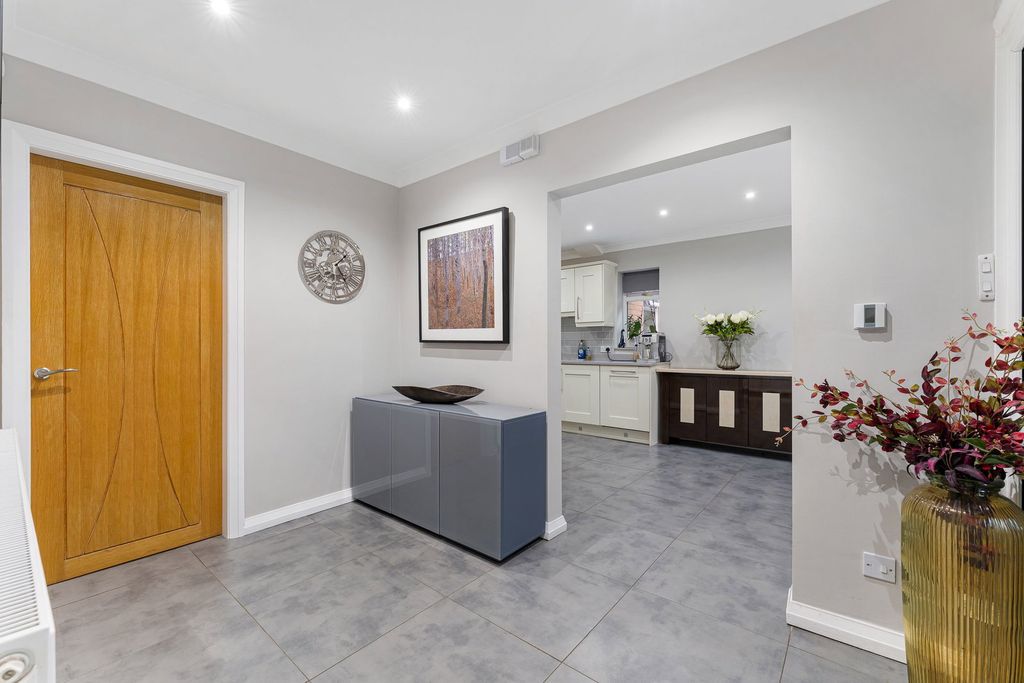 Property photo 2 of 52