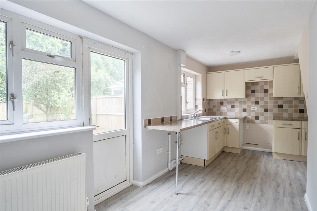 Property photo 3 of 16 Kitchen/Diner