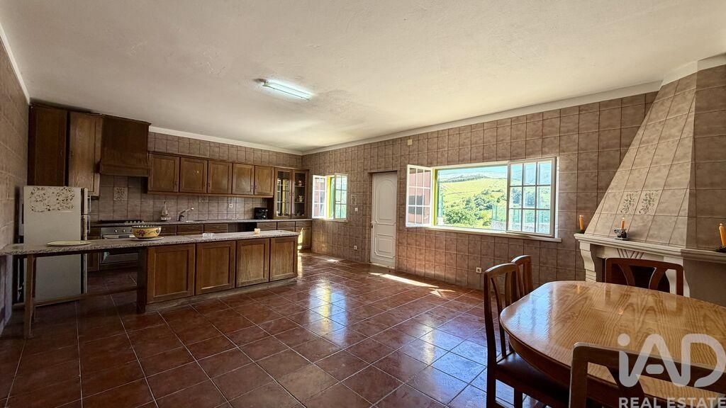 Property photo 3 of 40