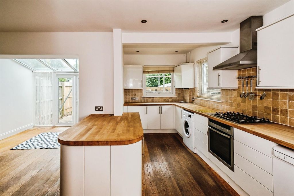 Property photo 2 of 15 Kitchen