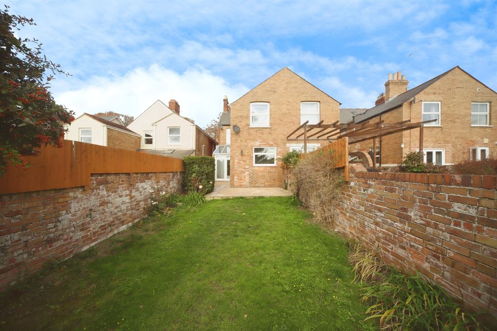 Property photo 3 of 22