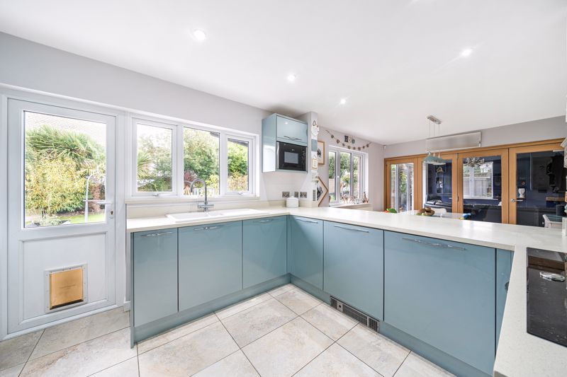 Property photo 2 of 18 Kitchen