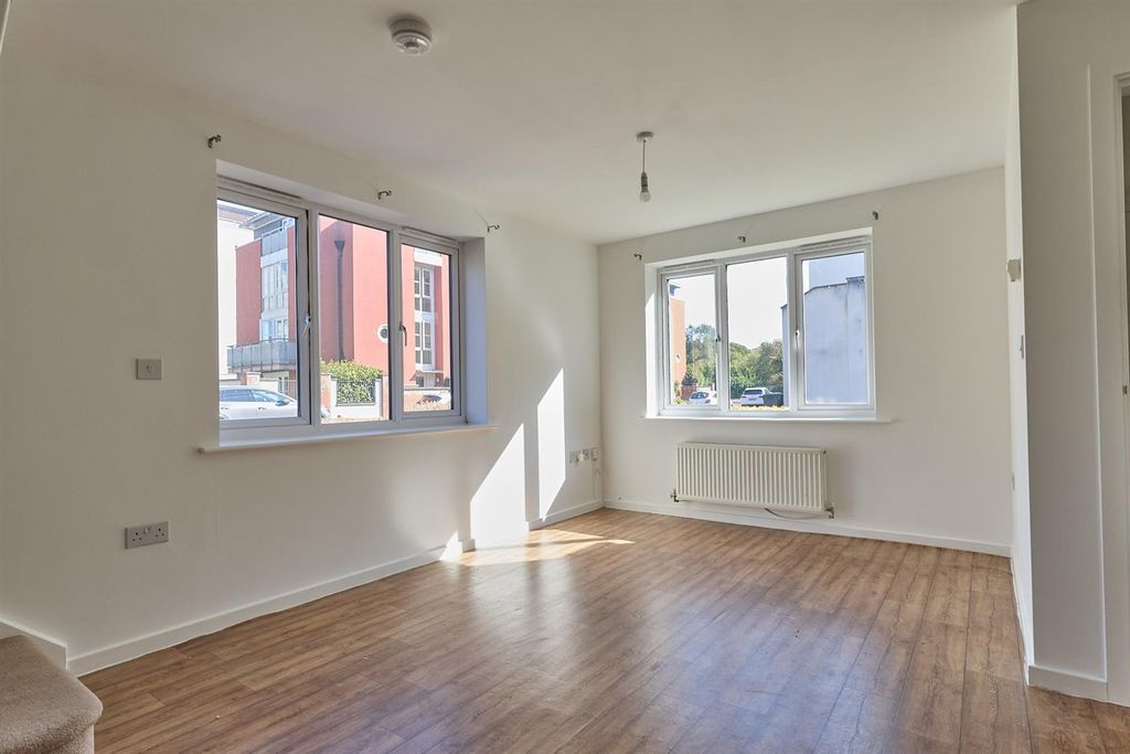 Property photo 3 of 7 Watkin Rd_1.Jpg