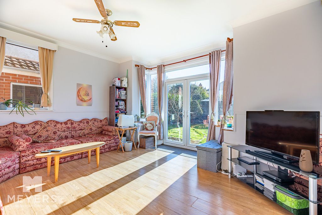 Property photo 2 of 18