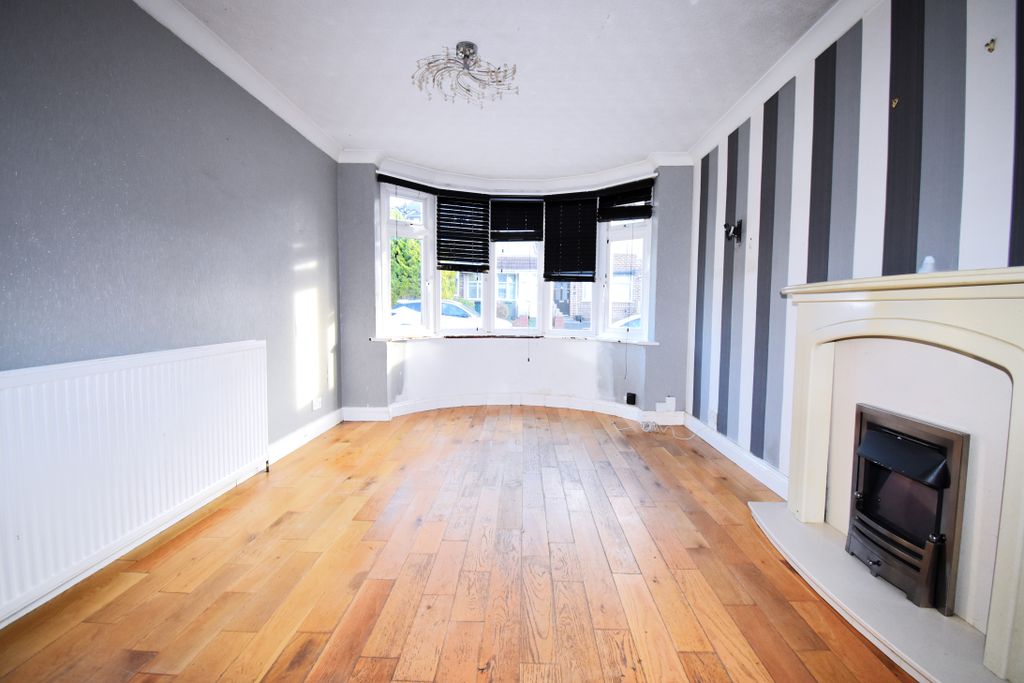 Property photo 2 of 20 Livingarea1