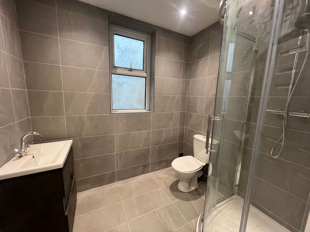 Additional image 4 of 1 bed flat to rentWindsor Terrace, Penarth CF64