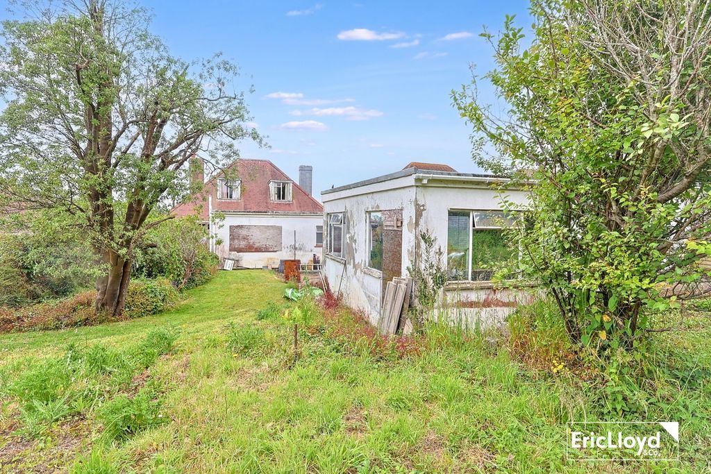 Property photo 3 of 12 Photo 3