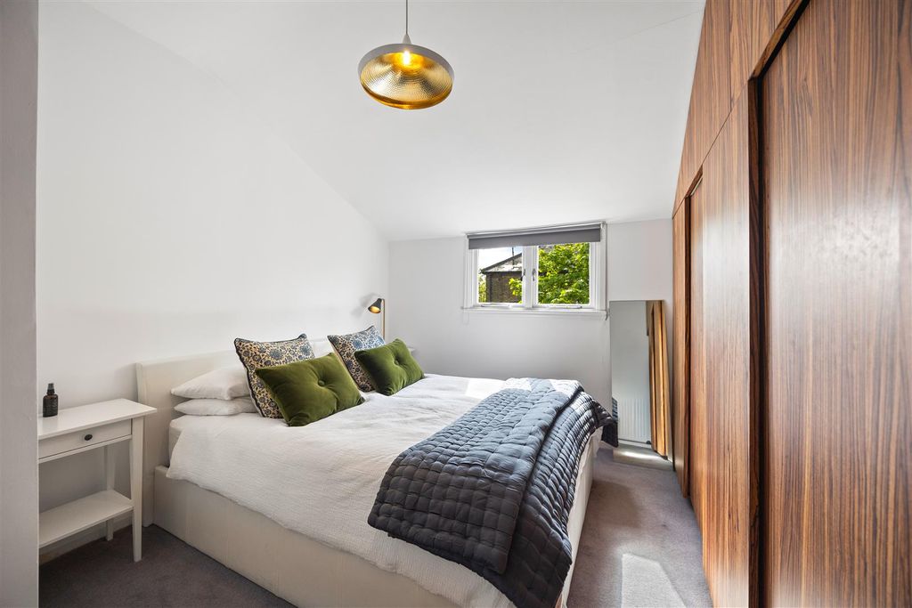 Property photo 3 of 5