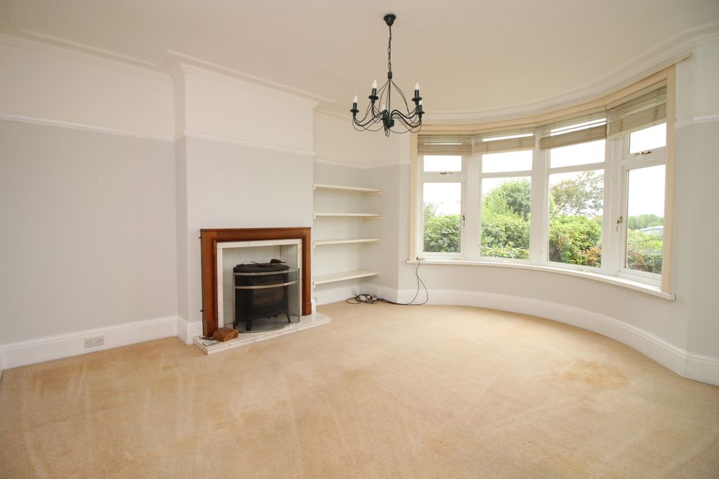 Property photo 3 of 42