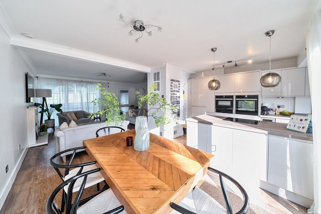 Property photo 2 of 10 1306433-9-68507Fe...
