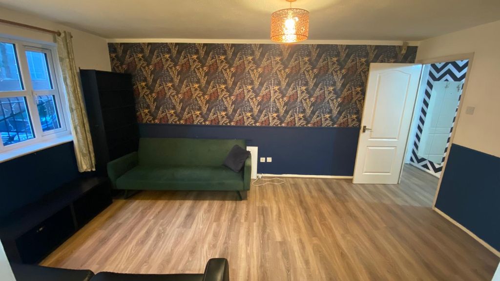 Property photo 3 of 8