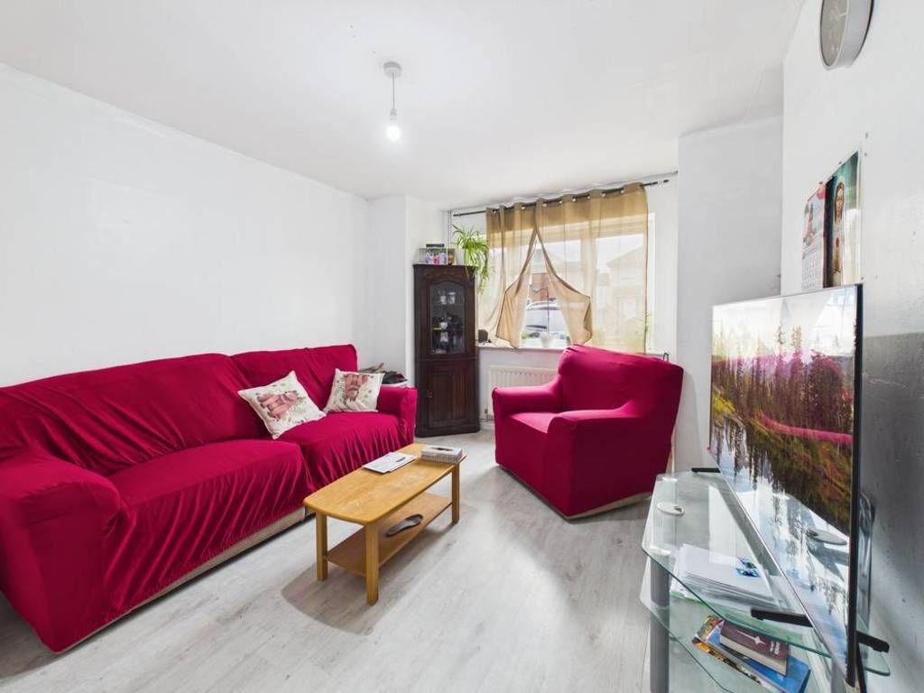 Property photo 3 of 10 Lounge