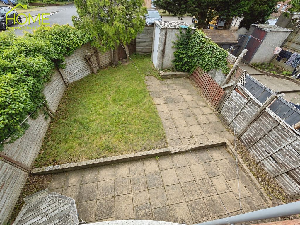Property photo 2 of 15 Garden
