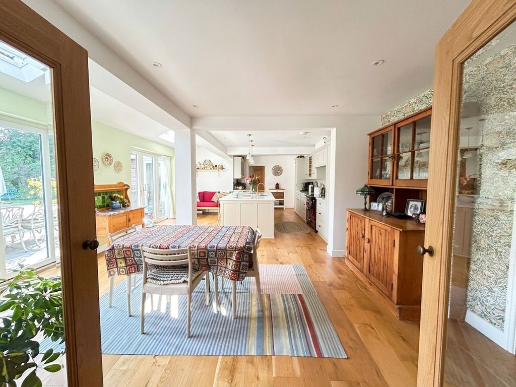 Property photo 2 of 40