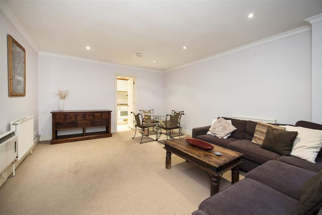 Property photo 2 of 9 5, 59-59 Hyde Park Gate Recp 2 Hr.Jpg