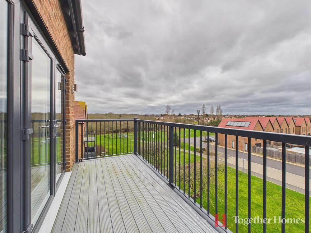 Property photo 3 of 19 Balcony