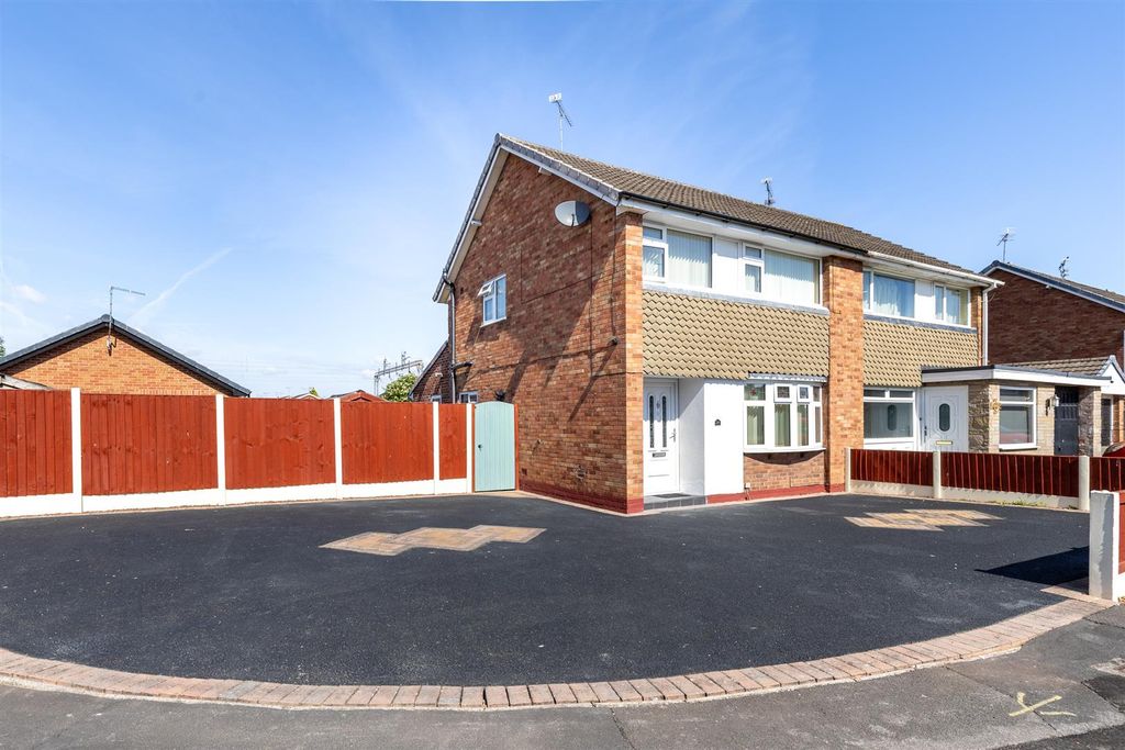 Property photo 1 of 19 24Brayclose-2.Jpg