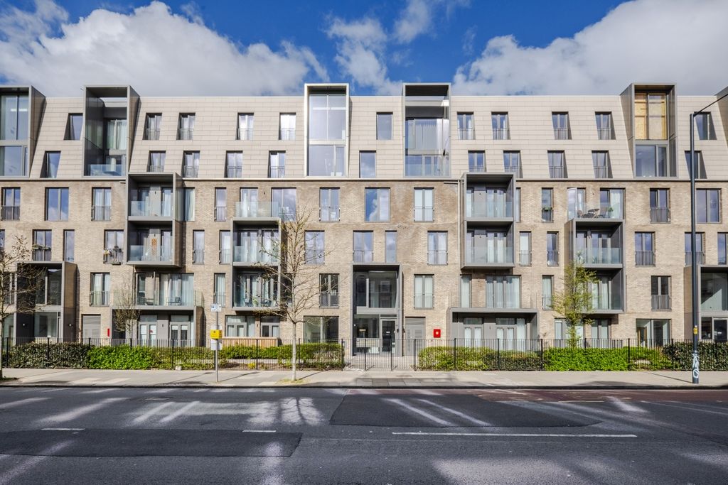 Property photo 3 of 21 Exterior