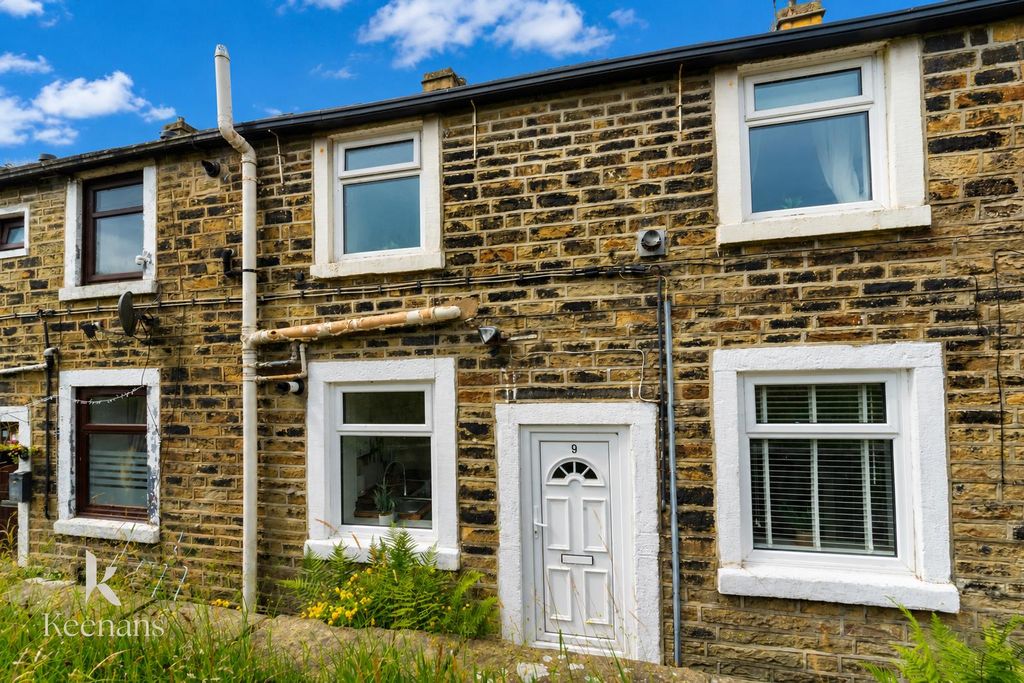 Property photo 1 of 17 Hill St-18.Png