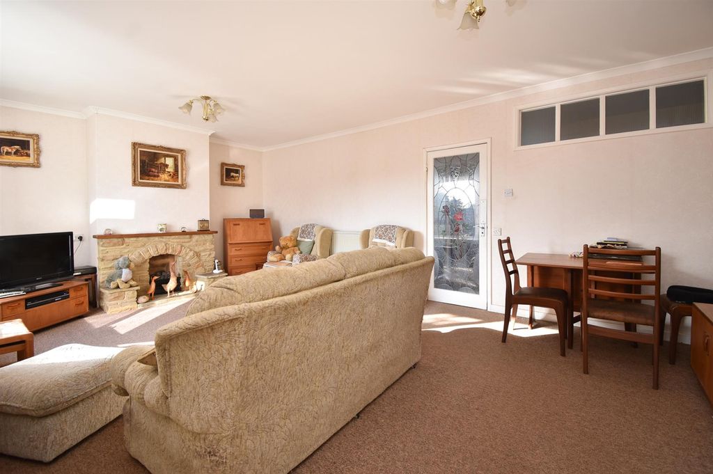 Property photo 3 of 23 Living Room