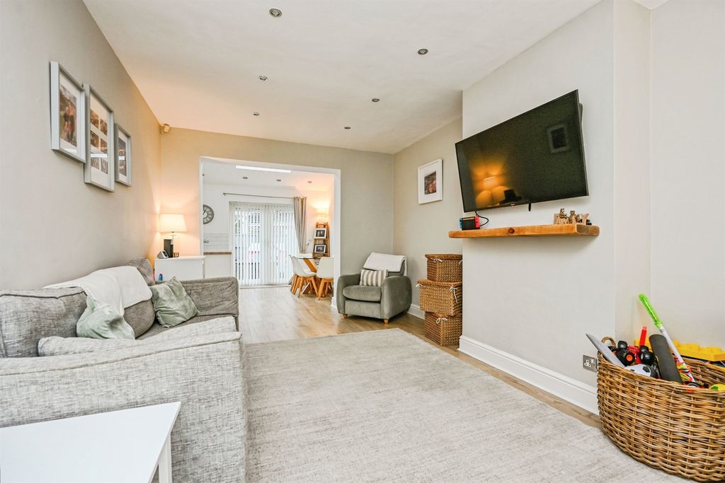 Property photo 3 of 20