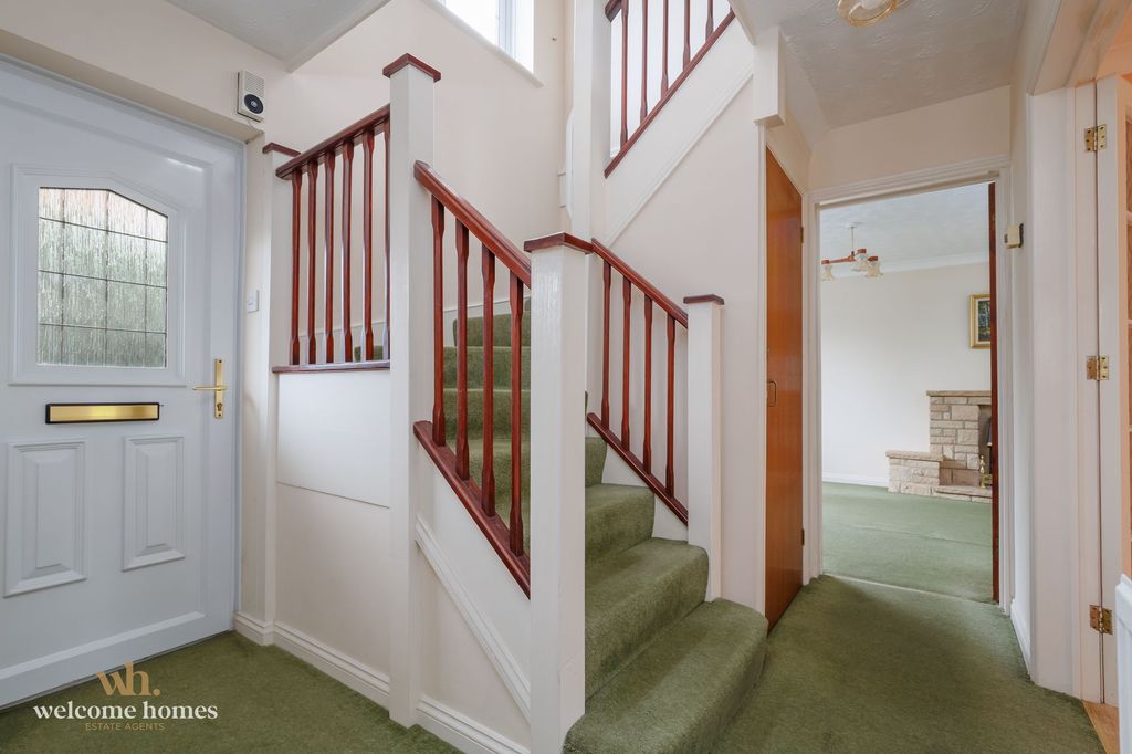 Property photo 2 of 19