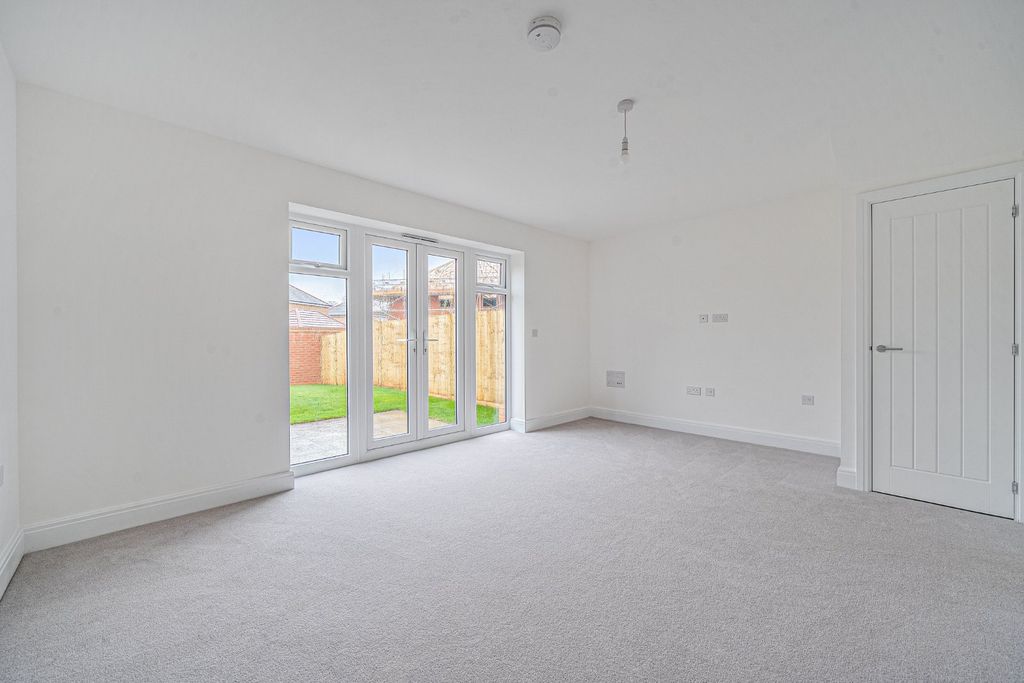 Property photo 2 of 12 Picture No. 06