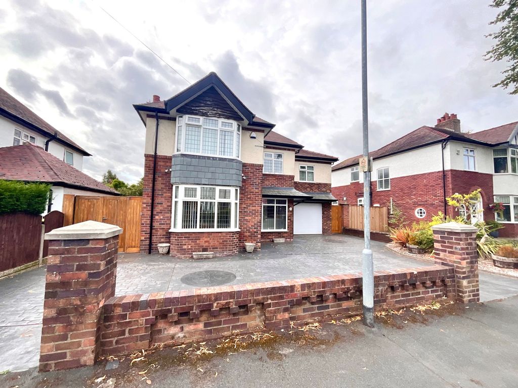 Property photo 1 of 32