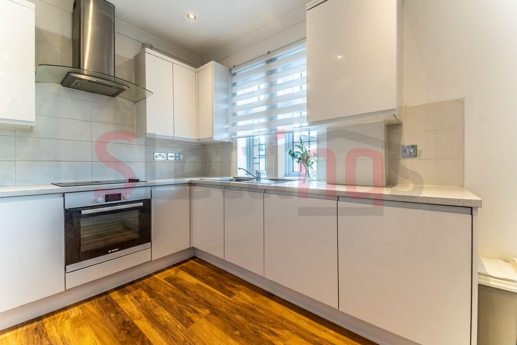 Property photo 3 of 18 Gallery