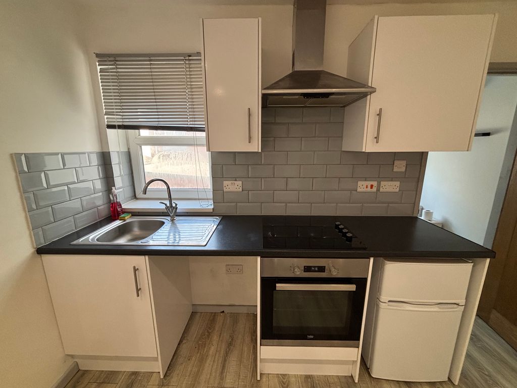 Property photo 2 of 3 Img_9447