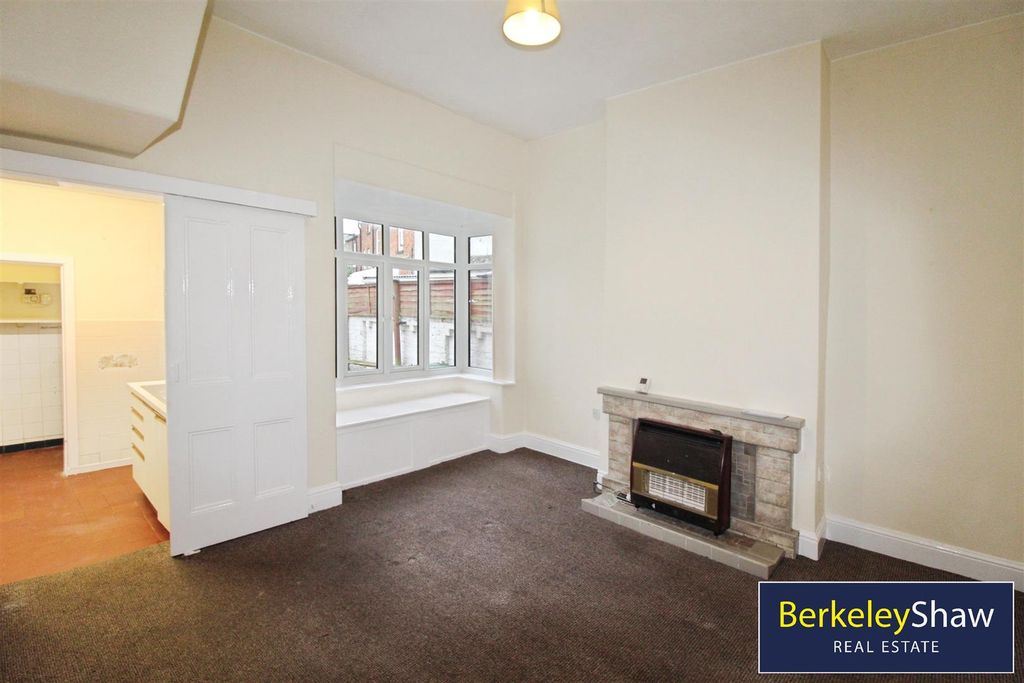 Property photo 3 of 12 Rear Reception